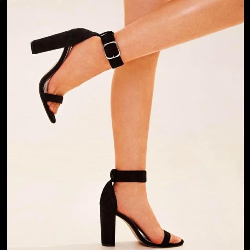 Black heels size 8